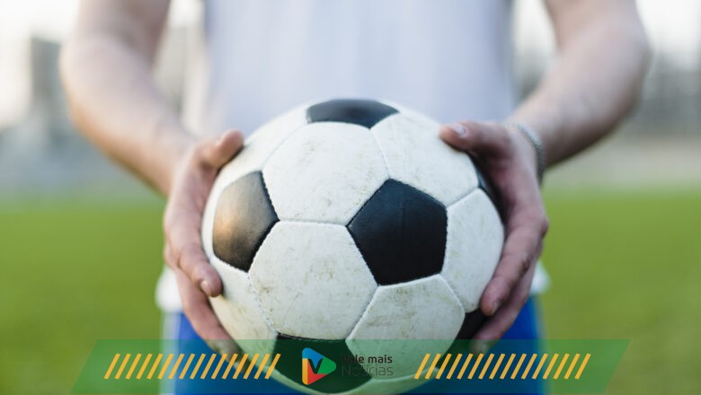 Gastos com o futebol afeta o bolso de 61% dos brasileiros, revela Serasa