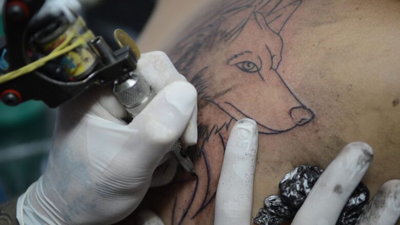 CFM proíbe anestesia para a realização de tatuagens