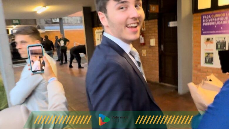 Evento da Brasil Paralelo na UNIVALI gera polêmica contra vereador mais jovem da história de Florianópolis