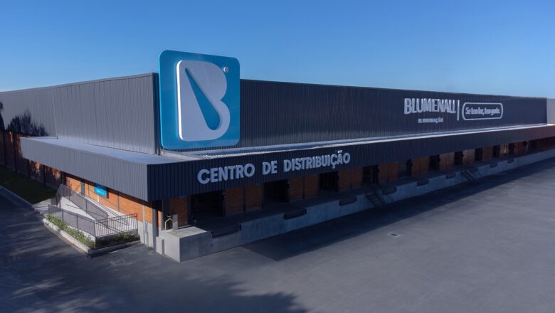 Blumenau Iluminação começa 2026 com investimentos de R$ 1,1 milhão em fábrica, laboratório e Centro de Distribuição