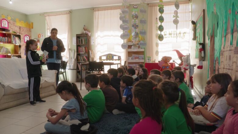 Poesia ganha espaço nas escolas públicas como ferramenta de aprendizagem e desenvolvimento