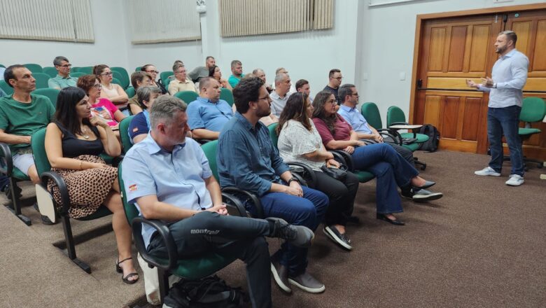 Indaial promove encontro para apresentar Plataforma de Inteligência Turística e discutir o futuro do setor