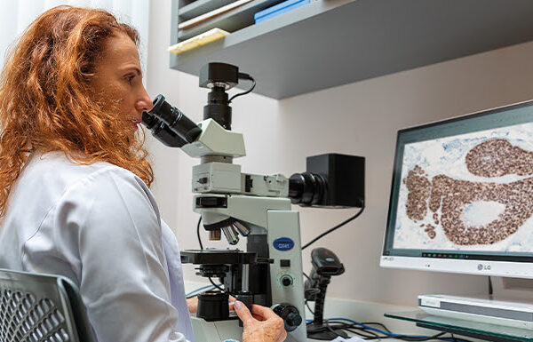 Endometriose e tumores ginecológicos: diagnóstico especializado pode reduzir anos de sofrimento, alertam especialistas pelo Dia Internacional da Mulher