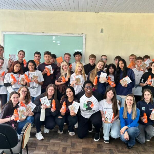 Mais de 500 adolescentes participam de projeto sobre saúde e prevenção em Timbó