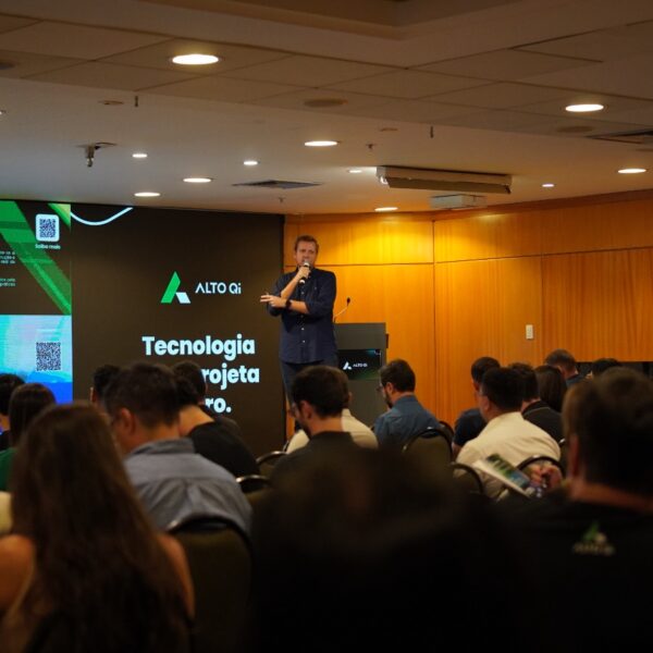 QiConnect Florianópolis promove debates sobre tecnologia e transformação digital na construção civil 