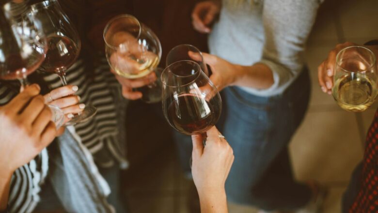 1º Encontro de Vinhos da Caves EuropaEntre Amigos e Vinhos