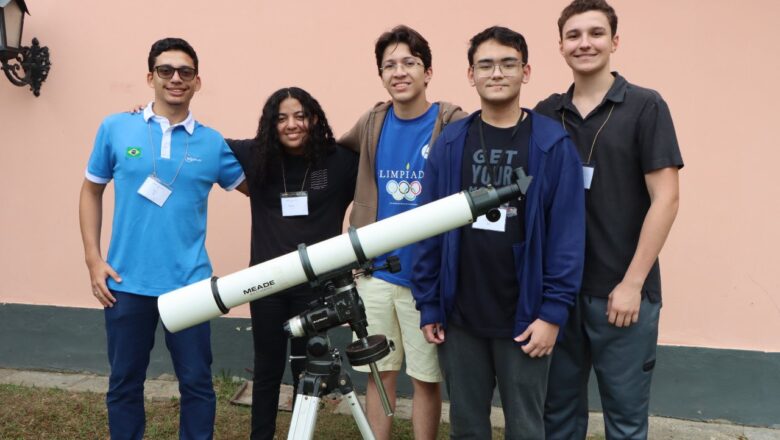 Cinco estudantes representam o Brasil na Olimpíada Internacional de Astronomia e Astrofísica no Vietnã