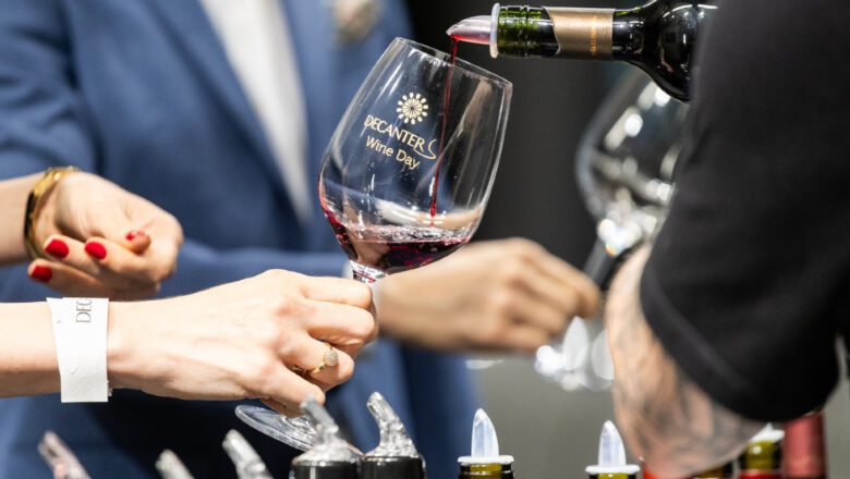 Decanter Wine Experience reúne seis vinícolas em noite de degustação em Blumenau