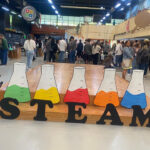 Escola SESI de Blumenau realiza Mostra STEAM com mais de 40 projetos científicos desenvolvidos por estudantes