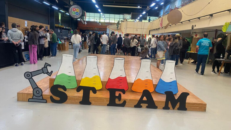 Escola SESI de Blumenau realiza Mostra STEAM com mais de 40 projetos científicos desenvolvidos por estudantes