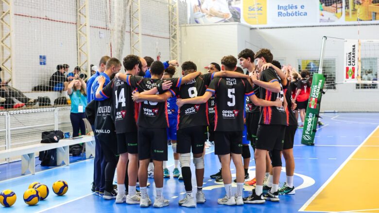 Itajaí Pró-Vôlei encerra participação na Olesc entre as oito melhores equipes do Estado